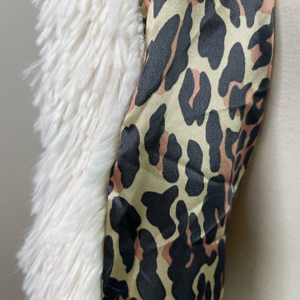 Fun Furry Betsey Johnson Satiny Animal Print Lined Vest M - Picture 5 of 8